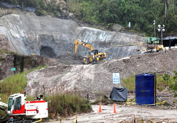 Ecuador: El Régimen impulsa otra vez la gran minería