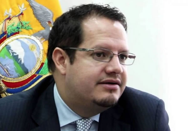 Ecuador espera inversión de USD 1.600 millones para producción minera  