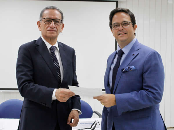 Xavier Vera Grunauer es posesionado como Viceministro de Minas