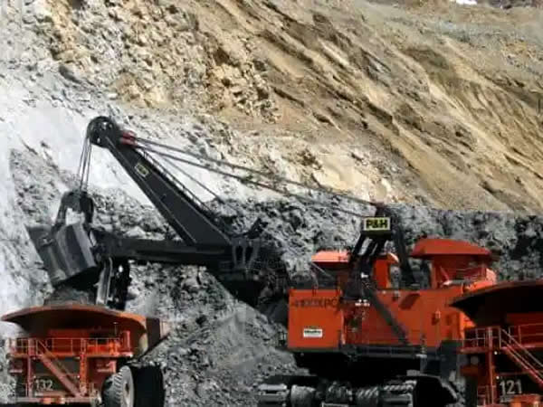 Salazar consigue un título minero en Ecuador