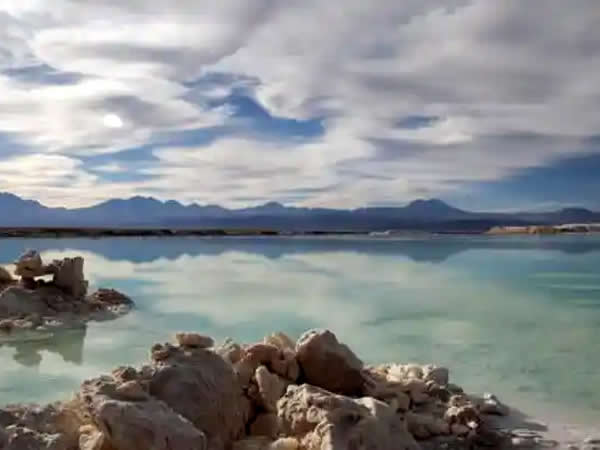 Las mineras de la mitad de la producción mundial de litio crean una asociación comercial