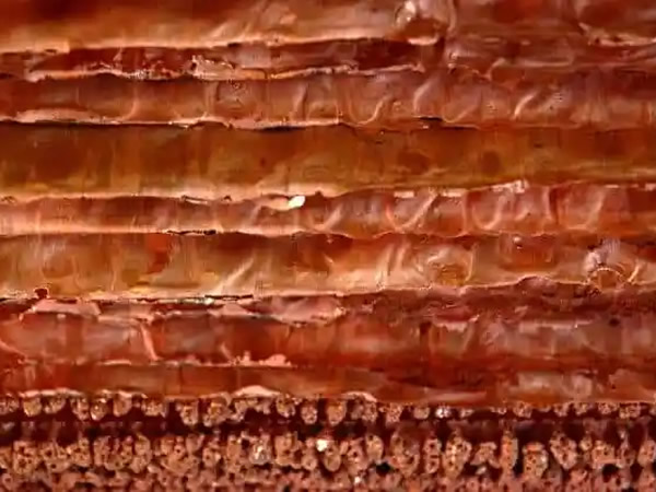 Precios del cobre amplían avance ante escasez de existencias del metal