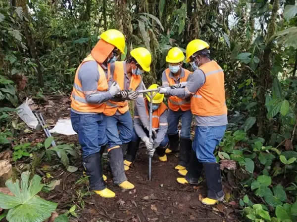 Conozca al cazador de metales que quiere triunfar en Ecuador