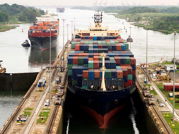 El Canal de Panamá reducirá el calado máximo para atravesar las esclusas Neopanamax