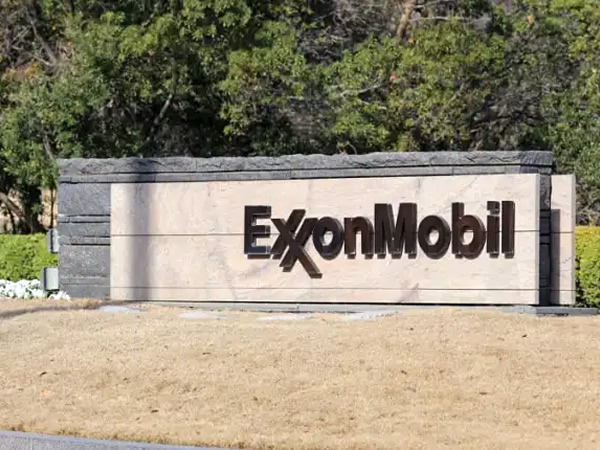 Exxon saldrá de Rusia, dejando 4,000 millones de dólares en activos
