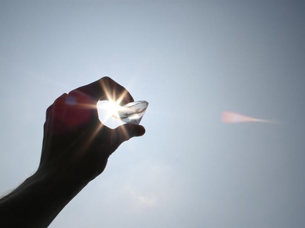 Los diamantes creados de la nada suenan a magia. Aether lo está haciendo