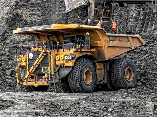 Caterpillar hace historia en la industria minera con sus camiones de transporte autónomos