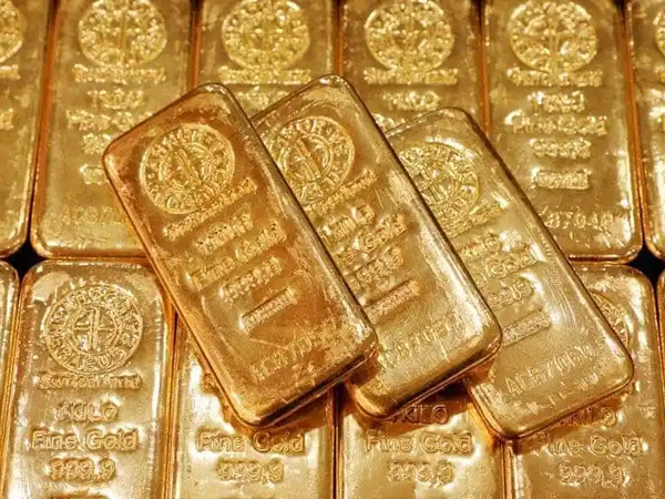 Oro sube apuntalado por preocupaciones sobre Ucrania e inflación