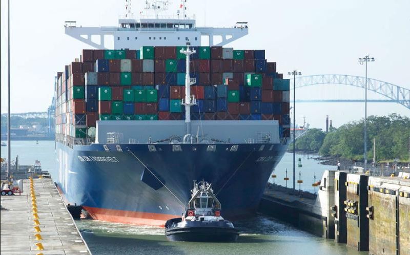 El Canal de Panamá recibe al buque más grande del mundo por su capacidad de carga